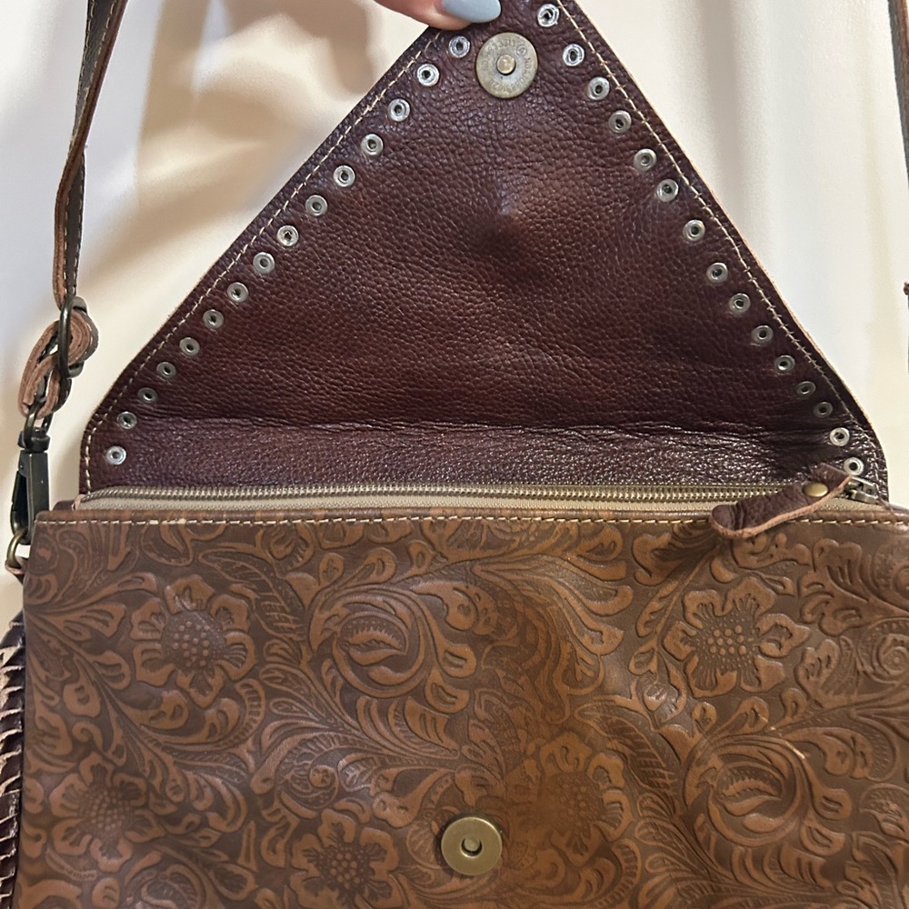 🐮🤠 Myra Bag Brown & Tan Cow print fur Cowgirl leather Crossbody Fringe 🐮🤠 - Picture 5 of 12
